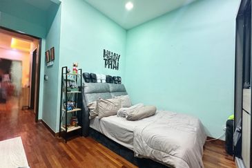 Super Cheap Renovated Corner 2 Storey Semi-D, Sutera Residences Kajang