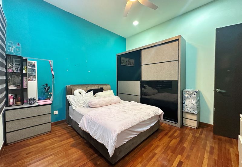 Super Cheap Renovated Corner 2 Storey Semi-D, Sutera Residences Kajang