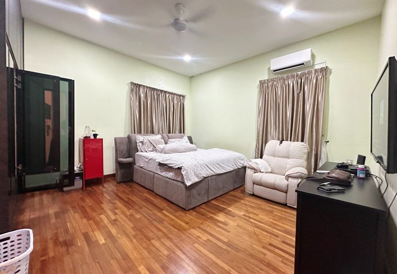 Super Cheap Renovated Corner 2 Storey Semi-D, Sutera Residences Kajang