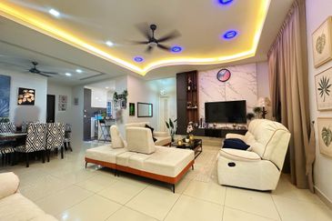 Super Cheap Renovated Corner 2 Storey Semi-D, Sutera Residences Kajang