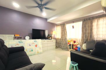 Super Cheap Renovated 3 Storey Townhouse @ Bandar Damai Perdana