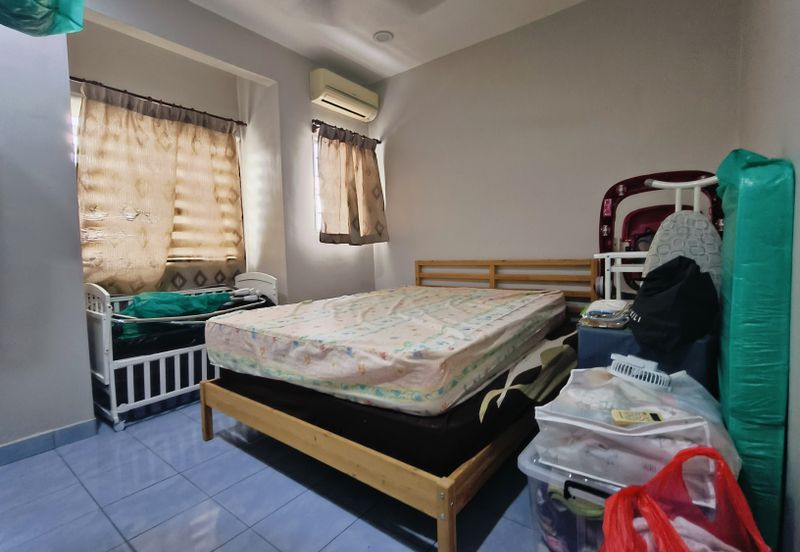 Super Cheap Renovated 3 Storey Townhouse @ Bandar Damai Perdana