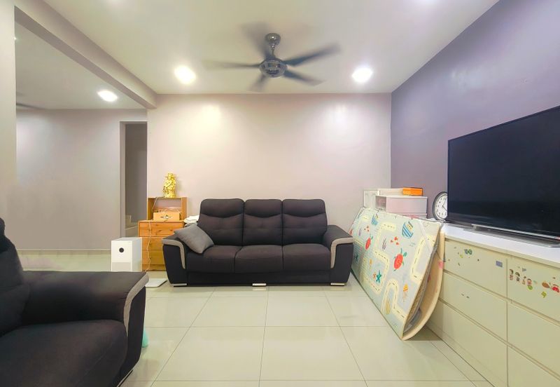 Super Cheap Renovated 3 Storey Townhouse @ Bandar Damai Perdana