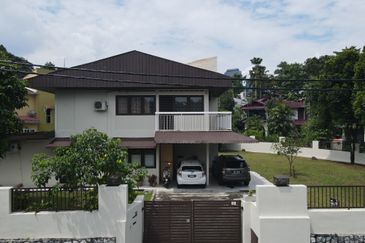 Grade A Good Condition Corner 2 Storey Bungalow House, Kuala Lumpur Bangsar