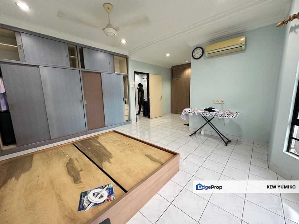 Grade A Kitchen Extended 2 Storey Semi-D @ Sungai Long, Selangor, Kajang