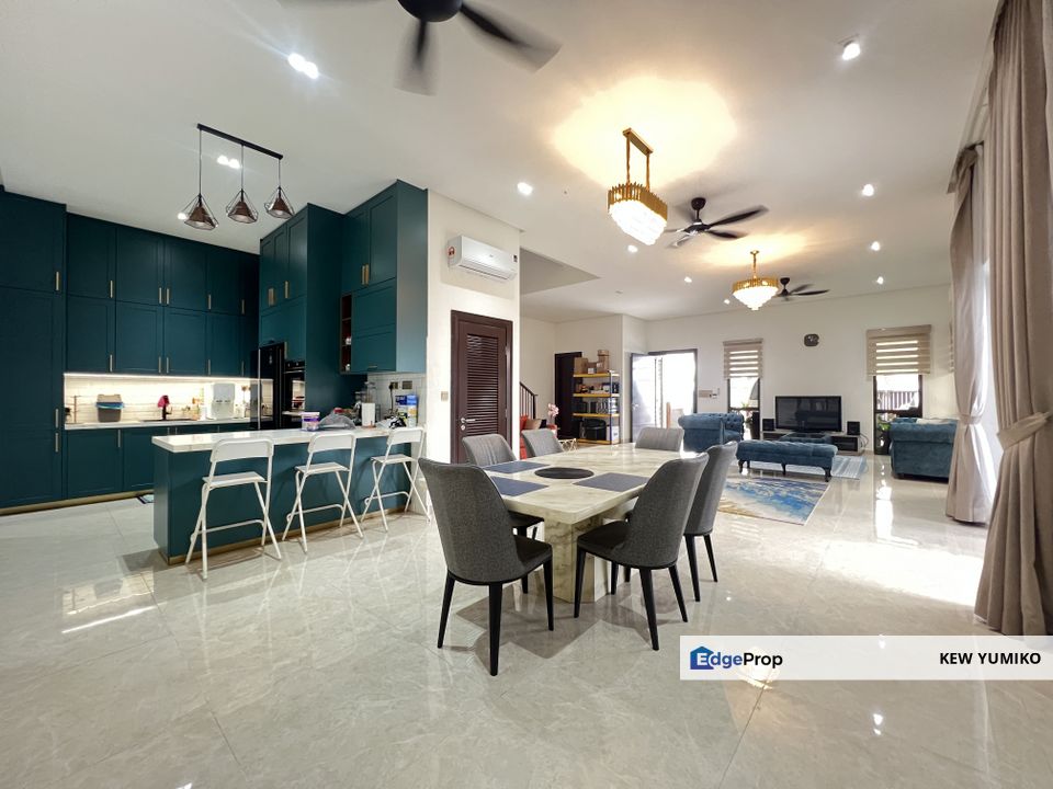 Super Cheap Renovated 2 Storey Semi-D @ Qaseh, Bandar Kinrara, Selangor, Puchong