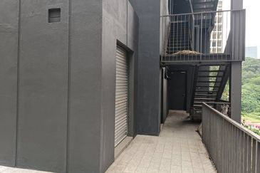 Super Cheap 3 Storey Strata Bungalow Commercial, Pavilion Ceylon Hill