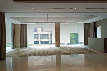 Super Cheap 3 Storey Strata Bungalow Commercial, Pavilion Ceylon Hill