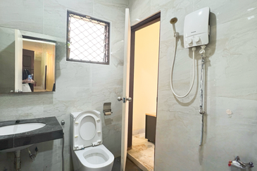 Spacious Guarded Home with Loft Charm 2 Storey Bungalow, TTDI KL