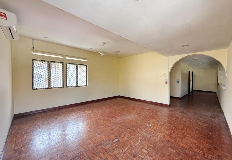 Spacious Guarded Home with Loft Charm 2 Storey Bungalow, TTDI KL