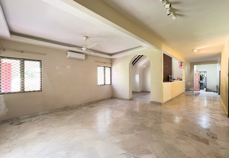 Spacious Guarded Home with Loft Charm 2 Storey Bungalow, TTDI KL