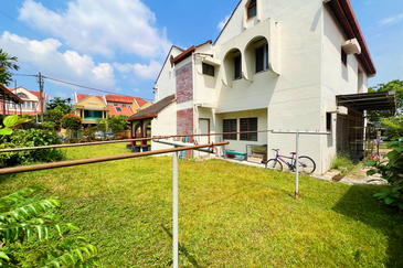 Spacious Guarded Home with Loft Charm 2 Storey Bungalow, TTDI KL