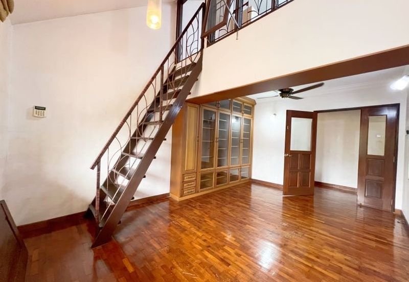 Super Cheap Guarded Area 2 Storey Corner Bungalow, TTDI KL