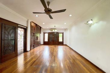 Super Cheap Guarded Area 2 Storey Corner Bungalow, TTDI KL