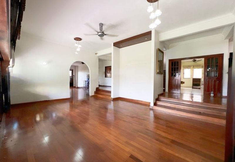 Super Cheap Guarded Area 2 Storey Corner Bungalow, TTDI KL