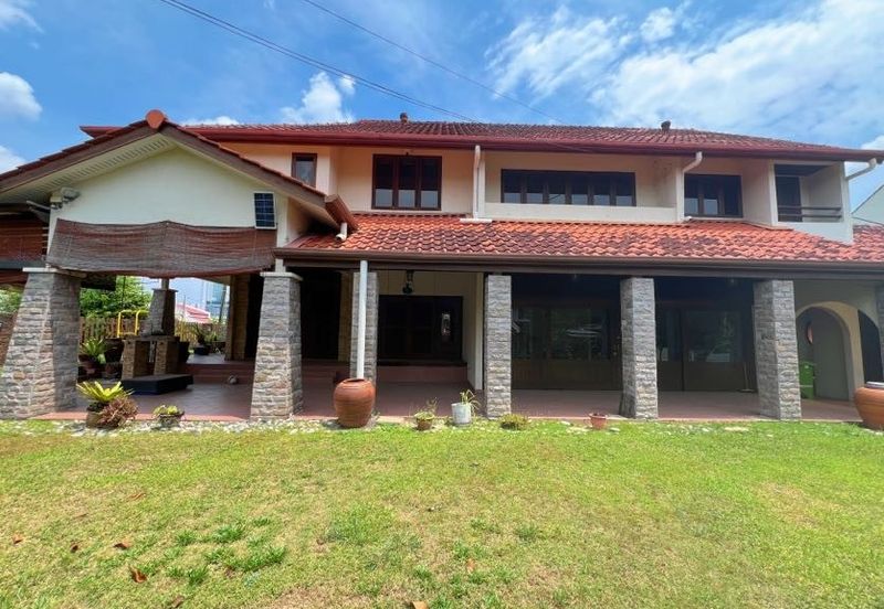 Super Cheap Guarded Area 2 Storey Corner Bungalow, TTDI KL