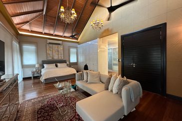 Super Cheap Corner 2.5 Storey Semi-D @ Duta Tropika, Mont Kiara