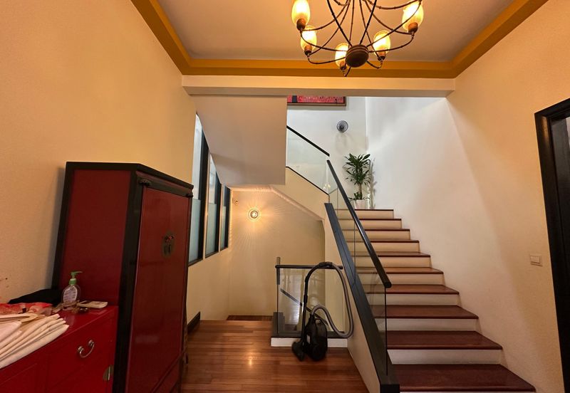 Super Cheap Corner 2.5 Storey Semi-D @ Duta Tropika, Mont Kiara