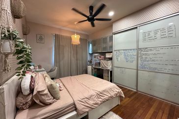 Super Cheap Corner 2.5 Storey Semi-D @ Duta Tropika, Mont Kiara