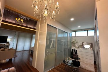 Super Cheap Corner 2.5 Storey Semi-D @ Duta Tropika, Mont Kiara