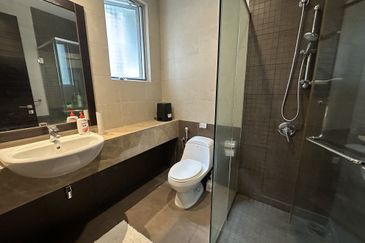 Super Cheap 2.5 Storey Semi-D @ Duta Tropika, KL