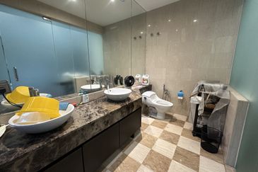 Super Cheap 2.5 Storey Semi-D @ Duta Tropika, KL