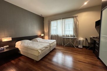 Super Cheap 2.5 Storey Semi-D @ Duta Tropika, KL