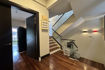 Super Cheap 2.5 Storey Semi-D @ Duta Tropika, KL