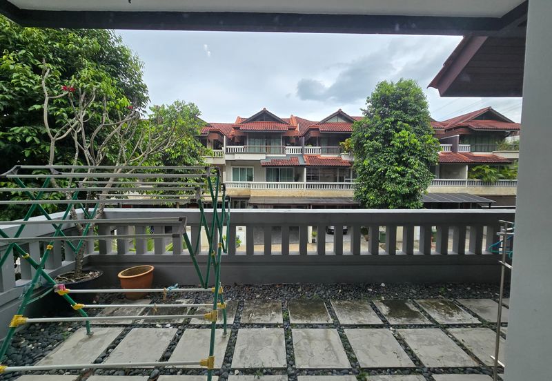 Super Cheap Cluster 3 Storey Semi-D @ Duta Tropika, Publika