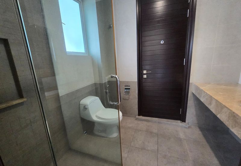 Super Cheap Cluster 3 Storey Semi-D @ Duta Tropika, Publika