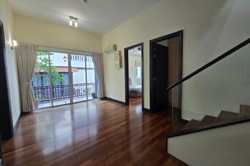 Super Cheap Cluster 3 Storey Semi-D @ Duta Tropika, Publika