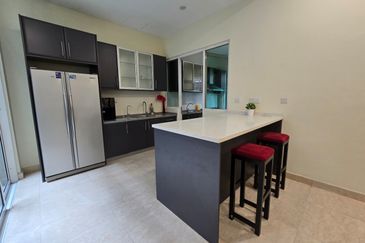 Super Cheap Cluster 3 Storey Semi-D @ Duta Tropika, Publika