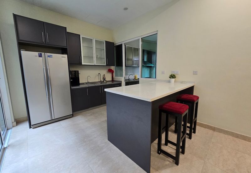 Super Cheap Cluster 3 Storey Semi-D @ Duta Tropika, Publika