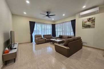 Super Cheap Cluster 3 Storey Semi-D @ Duta Tropika, Publika