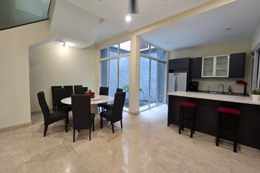 Super Cheap Cluster 3 Storey Semi-D @ Duta Tropika, Publika