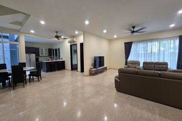 Super Cheap Cluster 3 Storey Semi-D @ Duta Tropika, Publika
