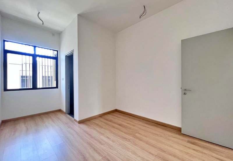 Super Cheap Double Storey Terrace @ Avenue 3, Bandar Tun Hussein Onn