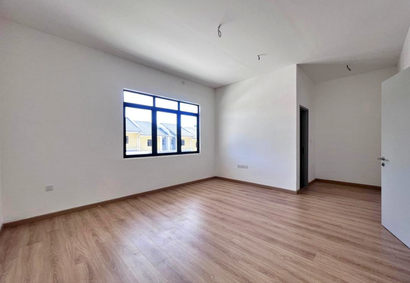 Super Cheap Double Storey Terrace @ Avenue 3, Bandar Tun Hussein Onn