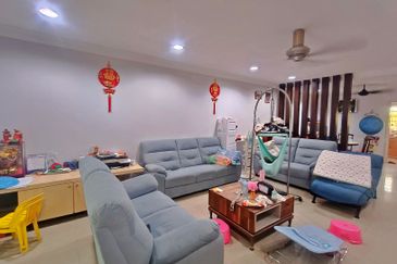 Super Cheap Fully Extended 3 Storey Terrace House @ Bukit Segar Jaya 1