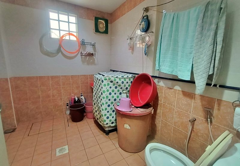 Super Cheap Fully Extended 3 Storey Terrace House @ Bukit Segar Jaya 1