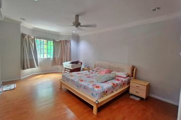 Super Cheap Fully Extended 3 Storey Terrace House @ Bukit Segar Jaya 1