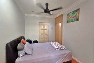 Super Cheap Fully Extended 3 Storey Terrace House @ Bukit Segar Jaya 1