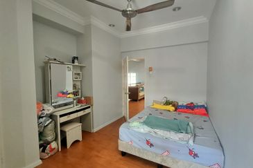 Super Cheap Fully Extended 3 Storey Terrace House @ Bukit Segar Jaya 1