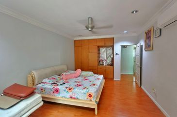 Super Cheap Fully Extended 3 Storey Terrace House @ Bukit Segar Jaya 1