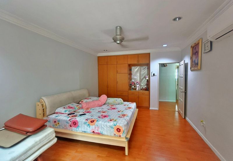 Super Cheap Fully Extended 3 Storey Terrace House @ Bukit Segar Jaya 1