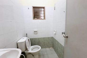 Super Cheap Good Condition 2.5 Storey Superlink @ Zone P Sri Petaling