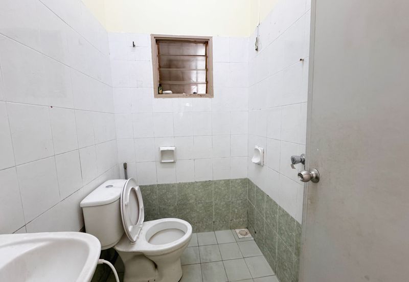 Super Cheap Good Condition 2.5 Storey Superlink @ Zone P Sri Petaling