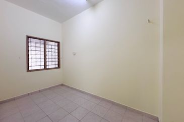 Super Cheap Good Condition 2.5 Storey Superlink @ Zone P Sri Petaling