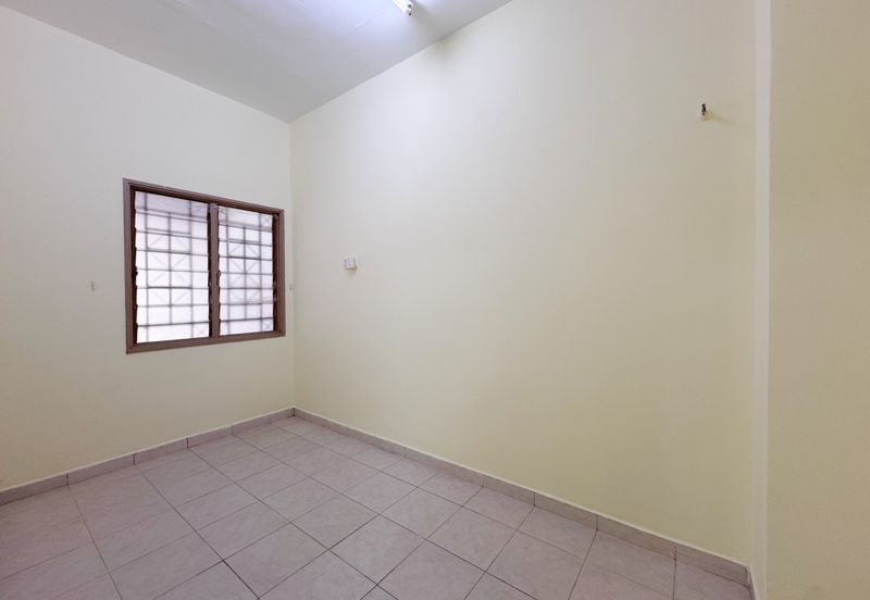 Super Cheap Good Condition 2.5 Storey Superlink @ Zone P Sri Petaling