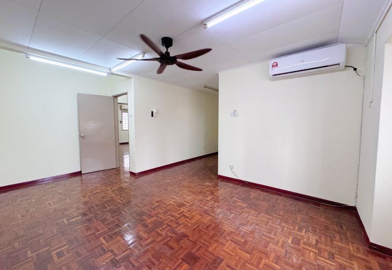 Super Cheap Good Condition 2.5 Storey Superlink @ Zone P Sri Petaling